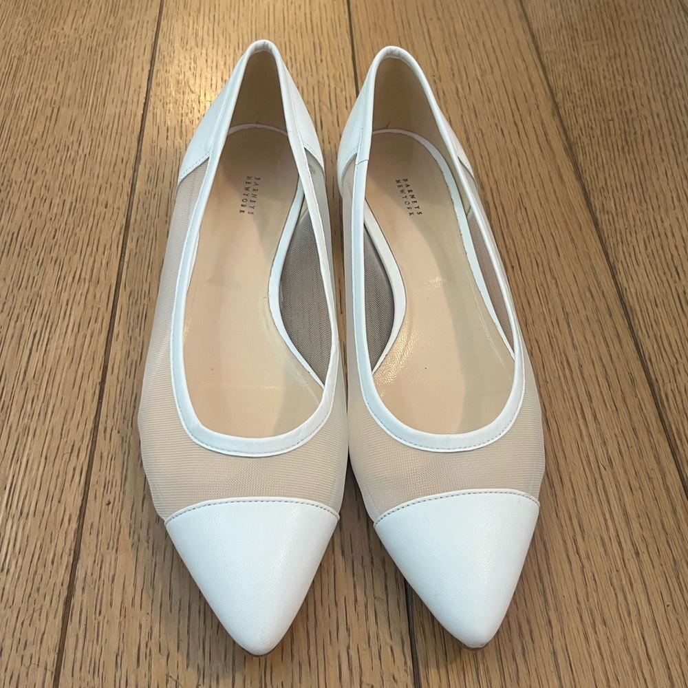 Barneys NY Pointed Toe Flat Shoe White Size 39.5